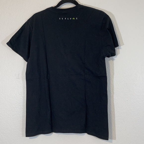 Quiksilver Short Sleeve T-Shirt Size Medium - Picture 2 of 4